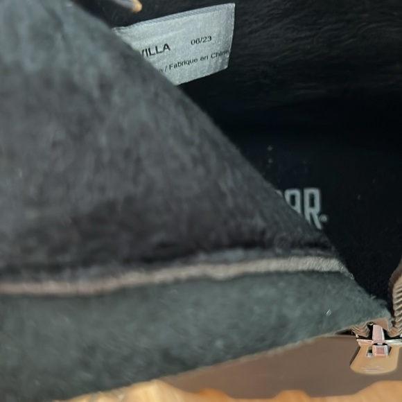 Women’s Cougar Villa Lug platform leather booties. Black. Size 9. Worn once! - Picture 8 of 11